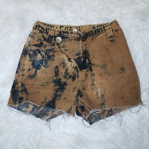 Bleach Wash Highwaist Denim Shorts